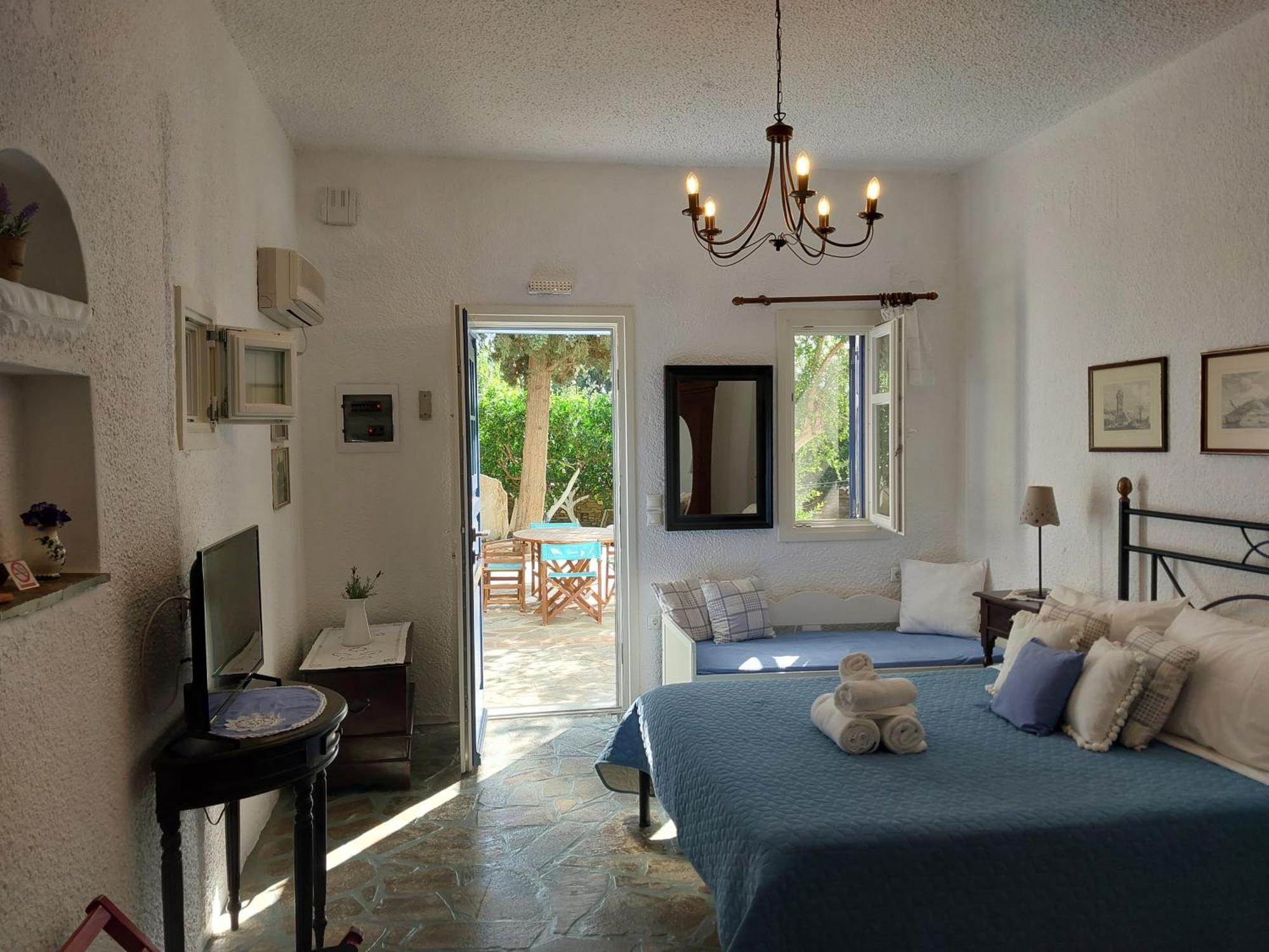 Saint Louis Aparthotel Andros Town Exterior photo