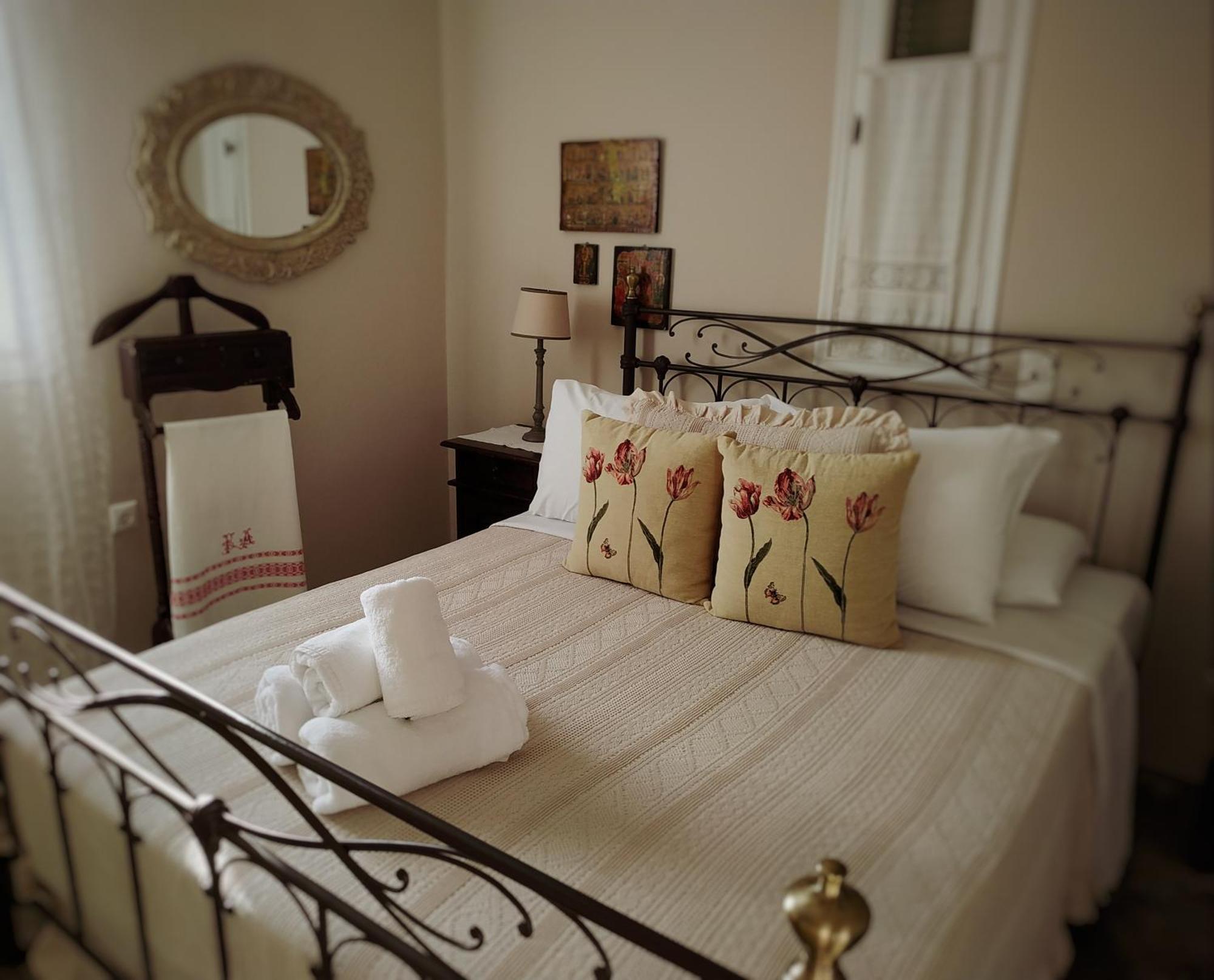 Saint Louis Aparthotel Andros Town Exterior photo